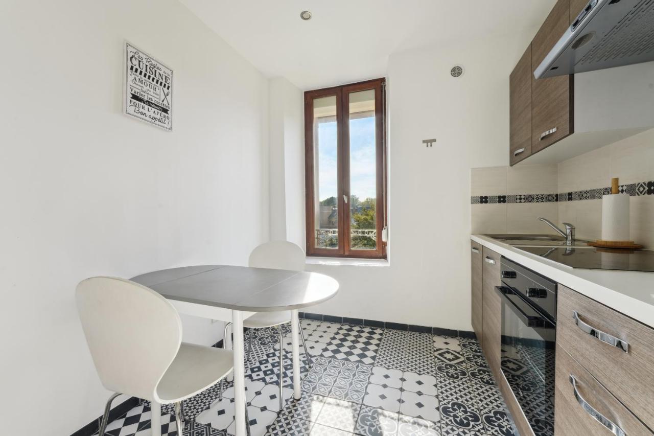Budget Appart Avec Parking Au Centre-Ville Charleville-Mezieres Exterior photo
